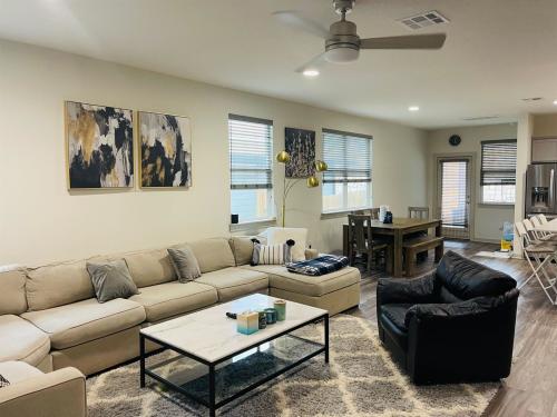 Picture of https://www.realty.com/dps/500/HouseImages/AUSTIN/967/f_8192967.jpg