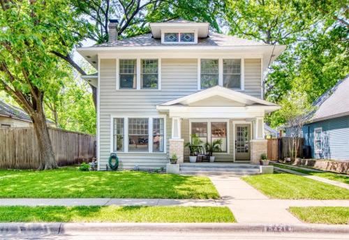 Picture of https://www.realty.com/dps/500/HouseImages/NTREIS/144/f_20332144.jpg