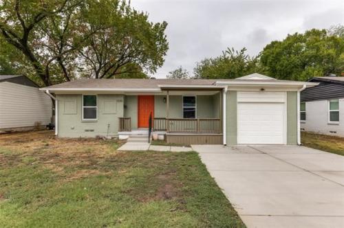 Picture of https://www.realty.com/dps/500/HouseImages/NTREIS/171/f_20432171.jpg