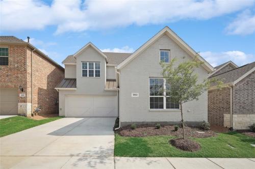 Picture of https://www.realty.com/dps/500/HouseImages/NTREIS/312/f_20125312.jpg