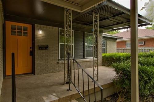Picture of https://www.realty.com/dps/500/HouseImages/NTREIS/366/f_20397366.jpg