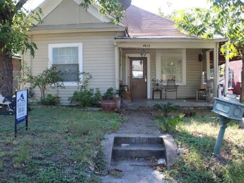 Picture of https://www.realty.com/dps/500/HouseImages/NTREIS/629/f_20438629.jpg