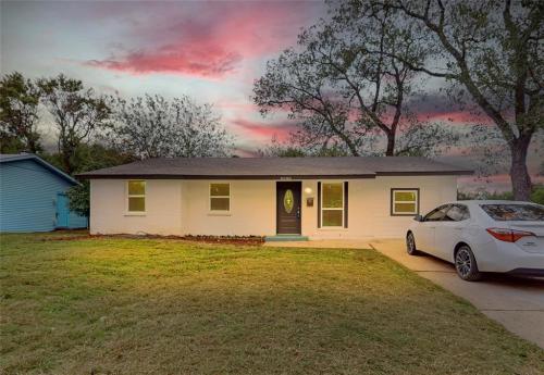 Picture of 2029 Holcomb Road
