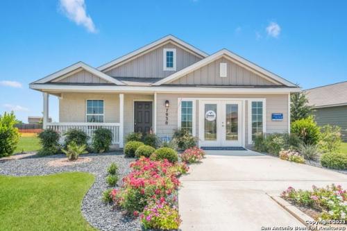 Picture of https://www.realty.com/dps/500/HouseImages/SABOR/009/f_1692009.jpg