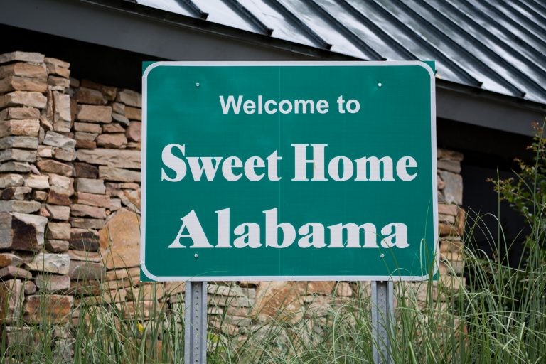 Alabama welcome sign